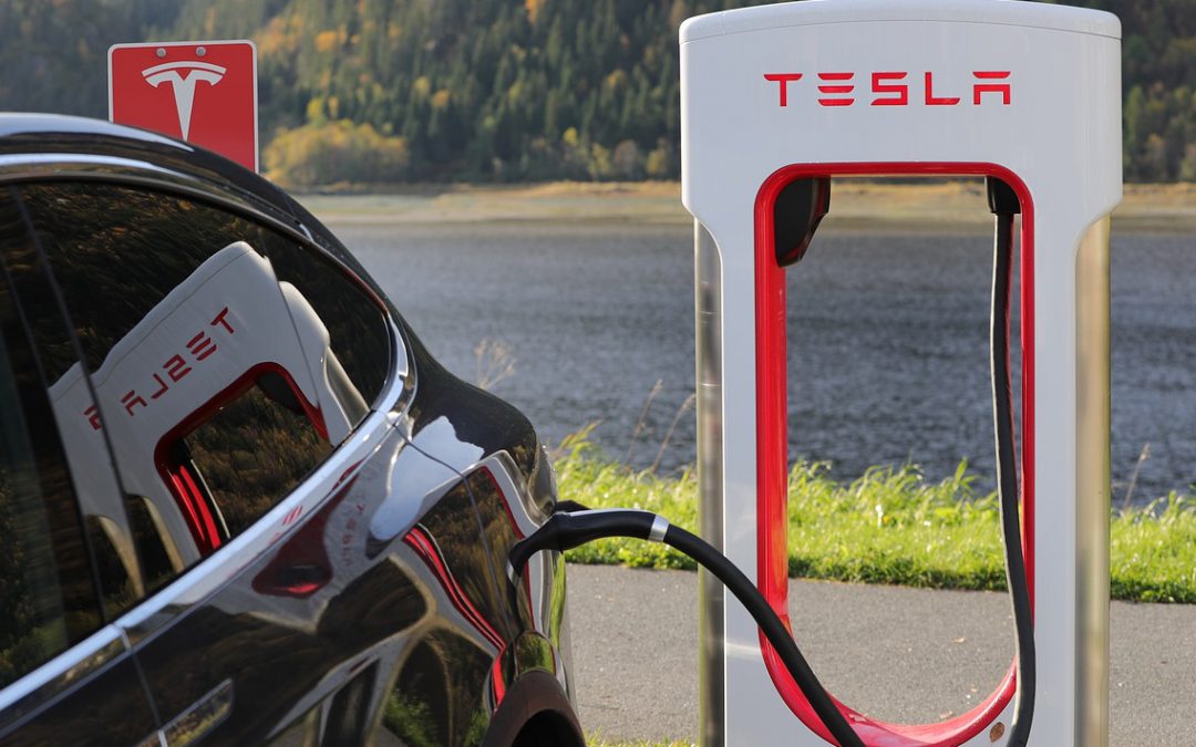Stijgt onze energierekening door de Tesla van anderen? En rijden deze op kolenstroom?